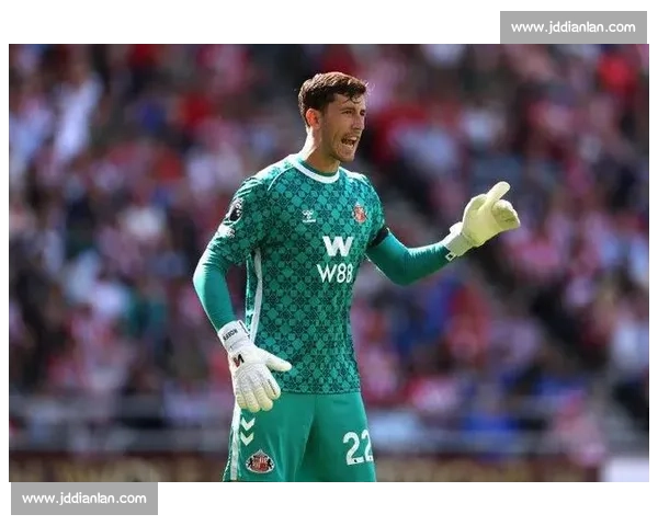 马竞官宣雷尼尔多离队：31 岁后卫合同到期加盟桑德兰