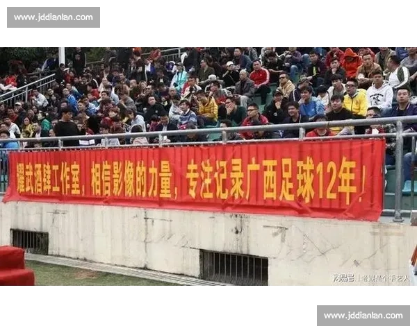 杨一鸣百场里程碑！深圳铁卫书写家乡足球传奇